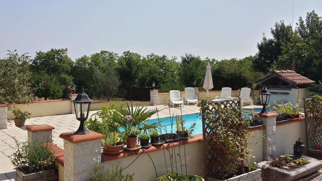 Les Tilleuls Bed and Breakfast Saint-Pé-Delbosc Buitenkant foto
